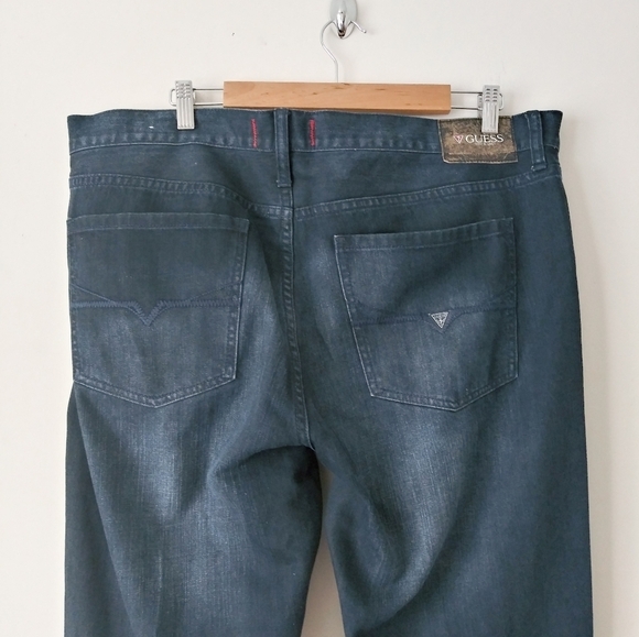 Guess Regular Straight Crescent fit Jeans - Picture 5 of 8